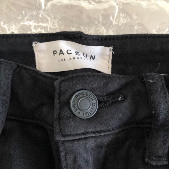 Shorts - Picture 3 of 4